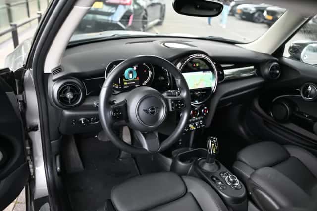 MINI Hatchback (2023) thumbnail 6