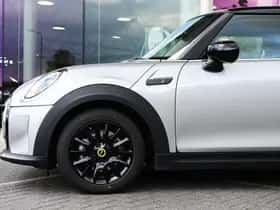 MINI Hatchback (2023) thumbnail 7
