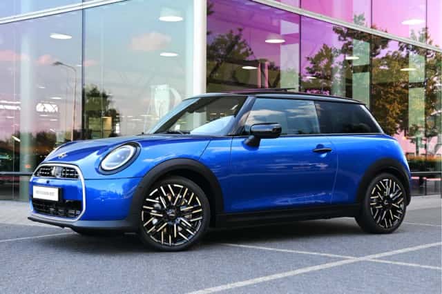 MINI Hatchback (2026) thumbnail 1