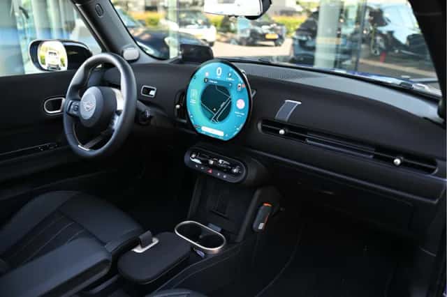 MINI Hatchback (2026) thumbnail 3