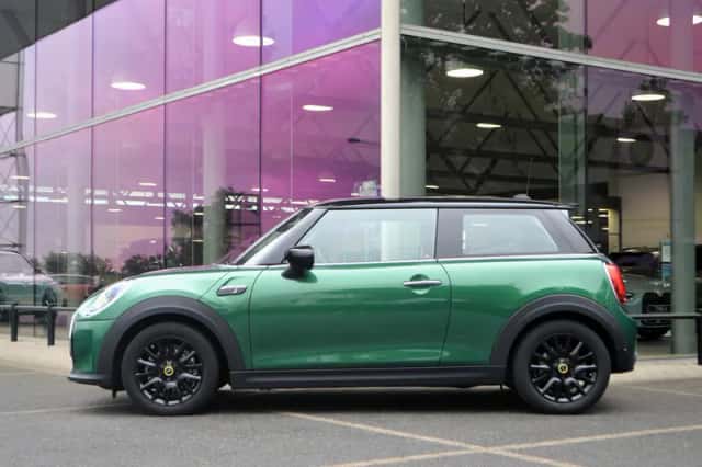 MINI Electric (2022) thumbnail 2