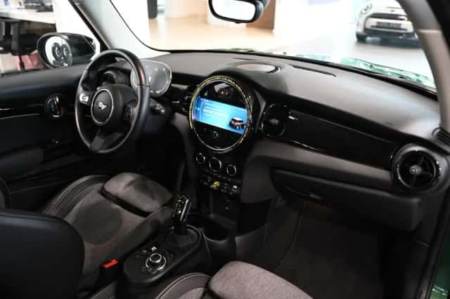 MINI Electric (2022) thumbnail 3
