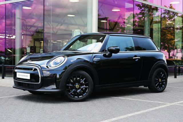 MINI Electric (2024) thumbnail 1