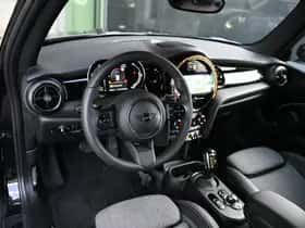 MINI Electric (2024) thumbnail 6