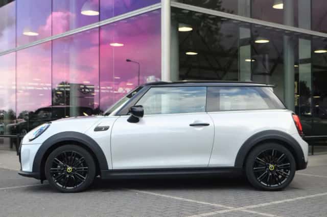 MINI Electric (2022) thumbnail 3