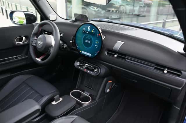 MINI Hatchback (2026) thumbnail 3
