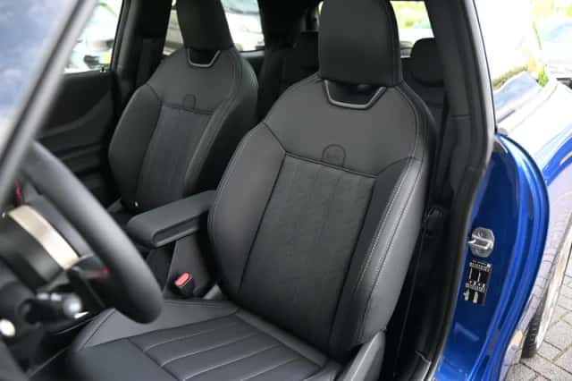 MINI Hatchback (2026) thumbnail 4