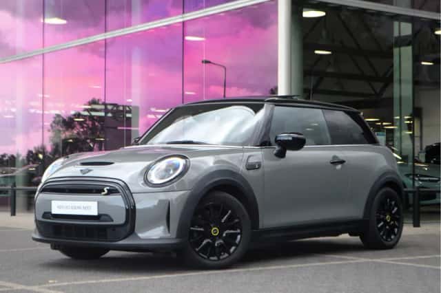 MINI Electric (2022) thumbnail 1
