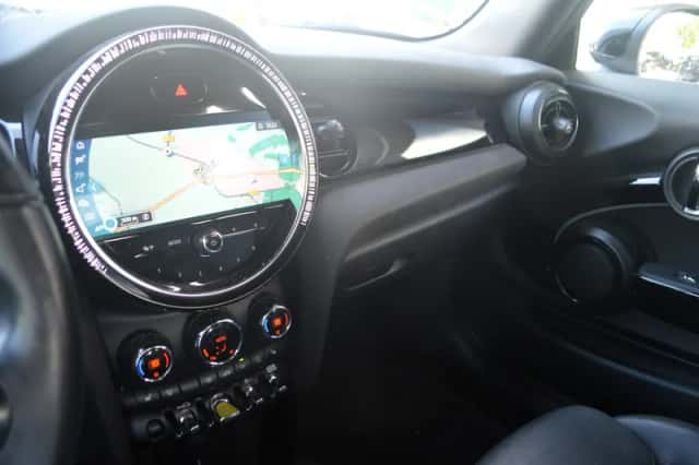 MINI Electric (2022) thumbnail 6