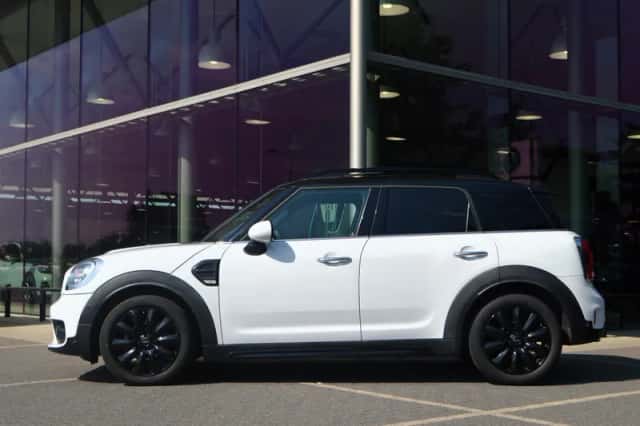 MINI Countryman (2019) thumbnail 2