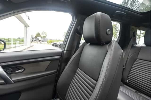 Land Rover Discovery Sport (2025) thumbnail 12