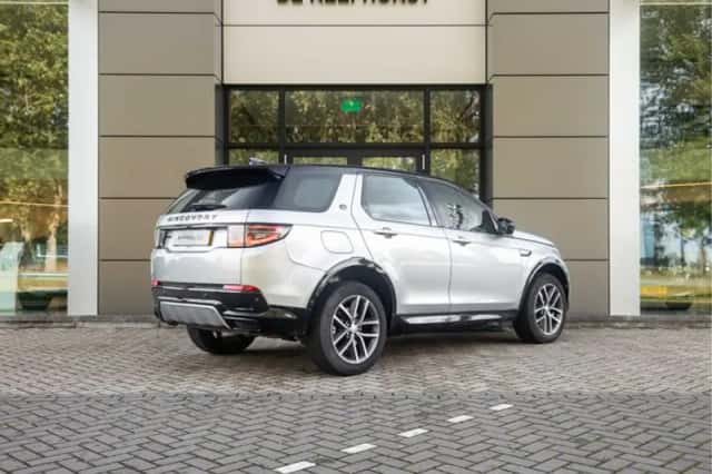 Land Rover Discovery Sport (2025) thumbnail 3