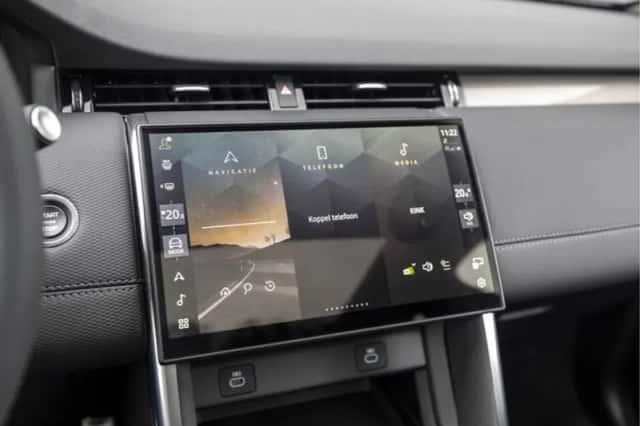 Land Rover Discovery Sport (2025) thumbnail 24