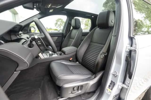 Land Rover Discovery Sport (2025) thumbnail 4