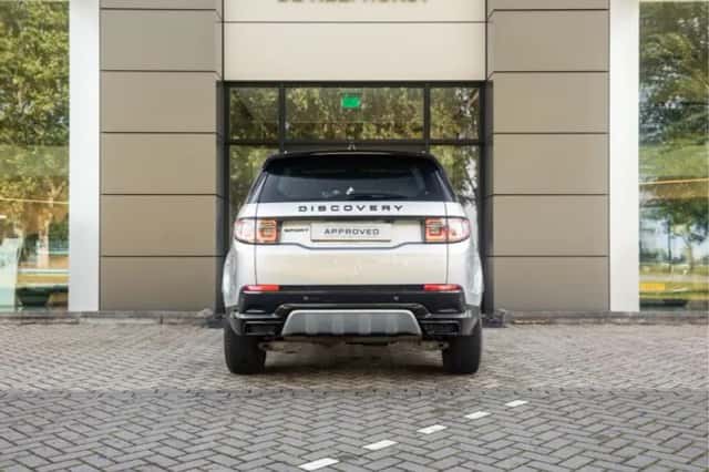 Land Rover Discovery Sport (2025) thumbnail 8