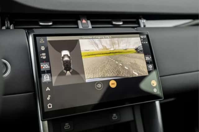 Land Rover Discovery Sport (2025) thumbnail 16