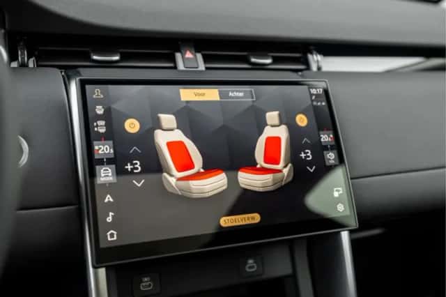 Land Rover Discovery Sport (2025) thumbnail 36