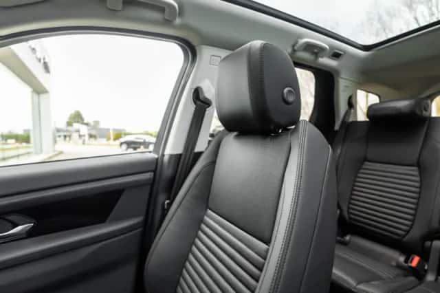 Land Rover Discovery Sport (2025) thumbnail 38