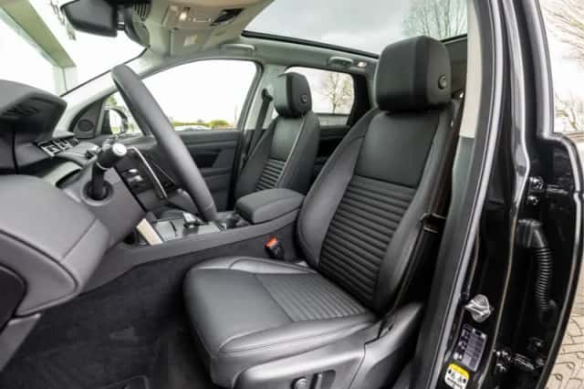 Land Rover Discovery Sport (2025) thumbnail 5