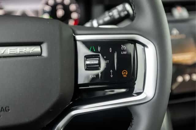 Land Rover Discovery Sport (2025) thumbnail 8