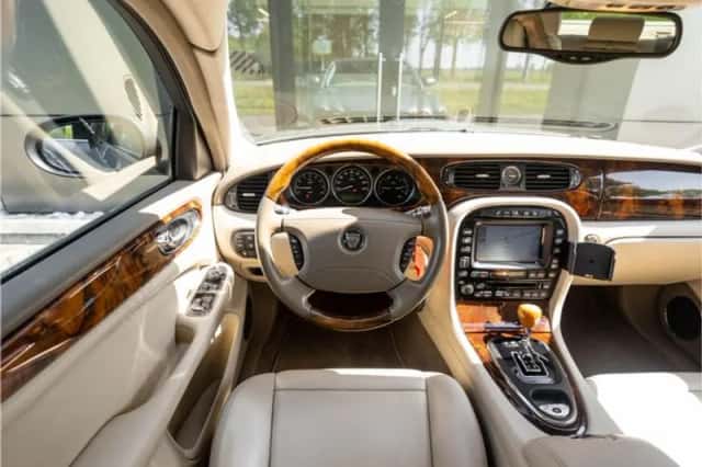 Jaguar XJ (2003) thumbnail 2