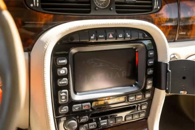 Jaguar XJ (2003) thumbnail 20
