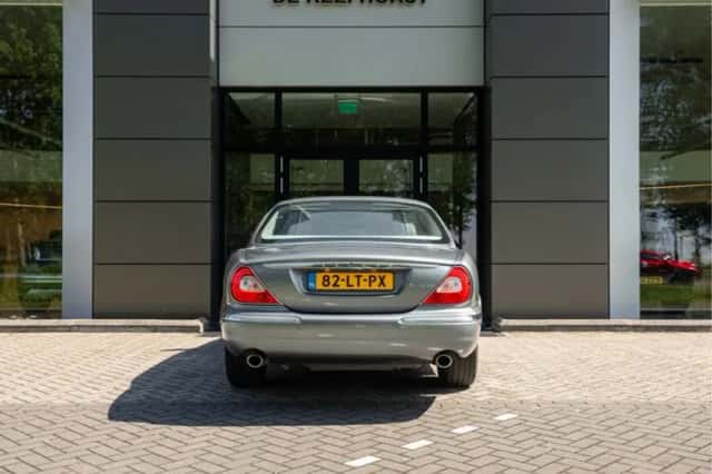 Jaguar XJ (2003) thumbnail 3
