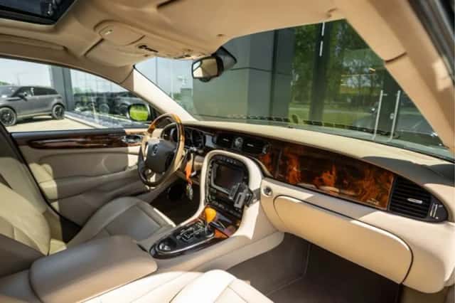Jaguar XJ (2003) thumbnail 25