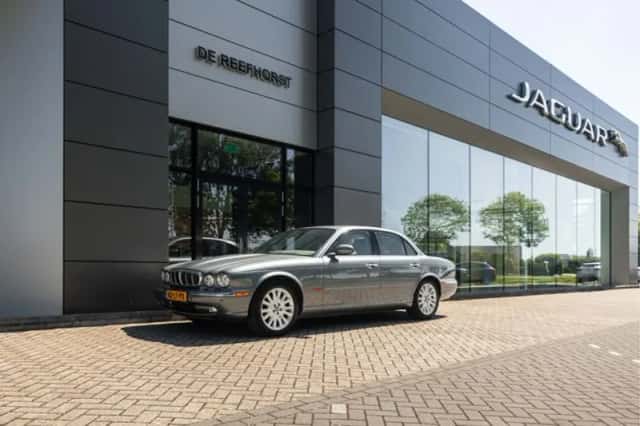 Jaguar XJ (2003) thumbnail 26