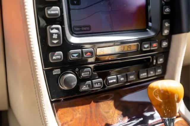 Jaguar XJ (2003) thumbnail 27
