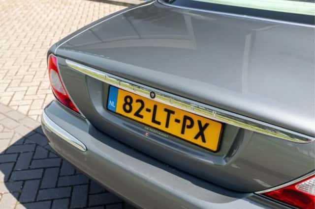 Jaguar XJ (2003) thumbnail 38