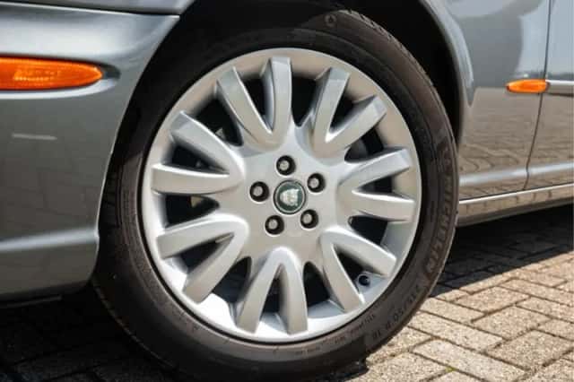 Jaguar XJ (2003) thumbnail 5