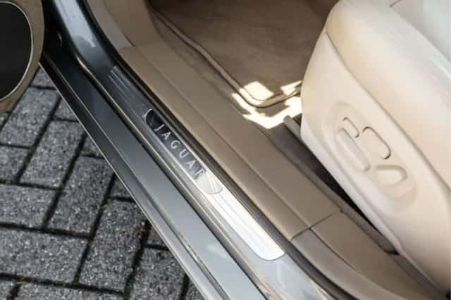 Jaguar XJ (2003) thumbnail 8