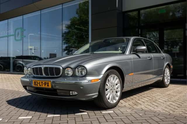 Jaguar XJ (2003) thumbnail 9