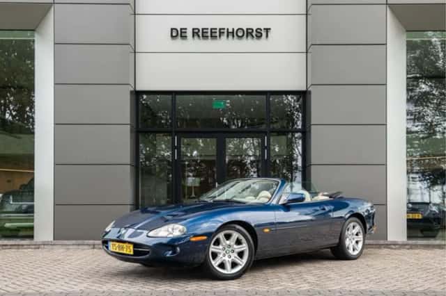 Jaguar XK8 (1998) thumbnail 1