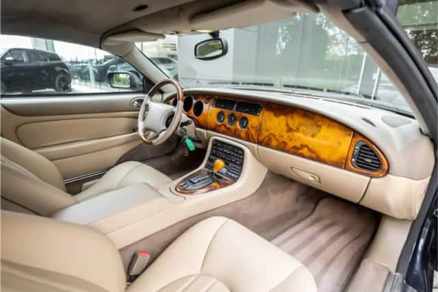 Jaguar XK8 (1998) thumbnail 2