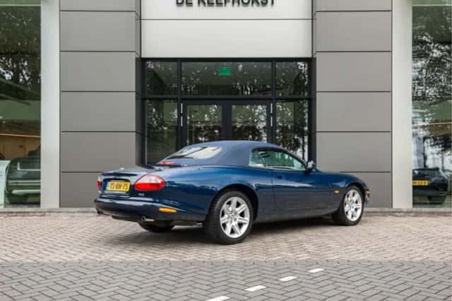 Jaguar XK8 (1998) thumbnail 3