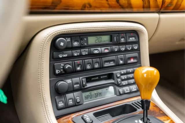 Jaguar XK8 (1998) thumbnail 27