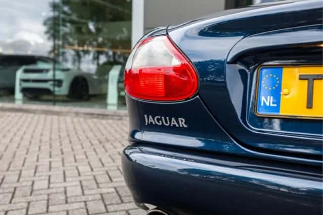Jaguar XK8 (1998) thumbnail 31