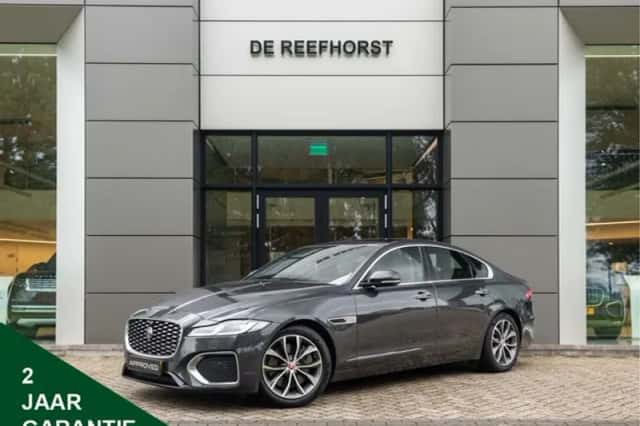 Jaguar XF (2021) thumbnail 1