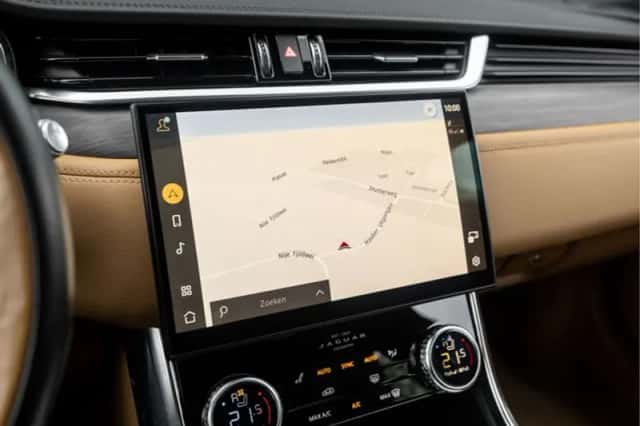 Jaguar XF (2021) thumbnail 16