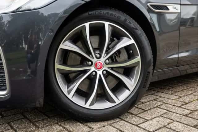 Jaguar XF (2021) thumbnail 18