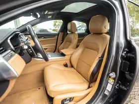 Jaguar XF (2021) thumbnail 4