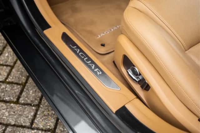 Jaguar XF (2021) thumbnail 32