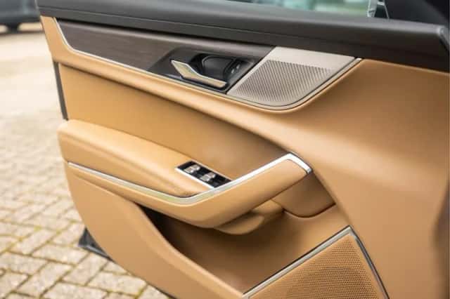 Jaguar XF (2021) thumbnail 34