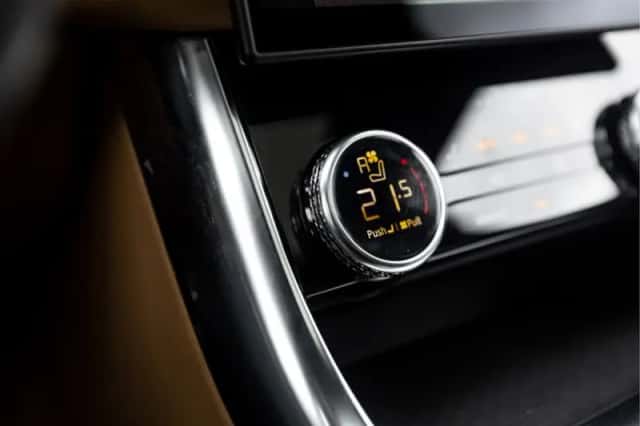 Jaguar XF (2021) thumbnail 38