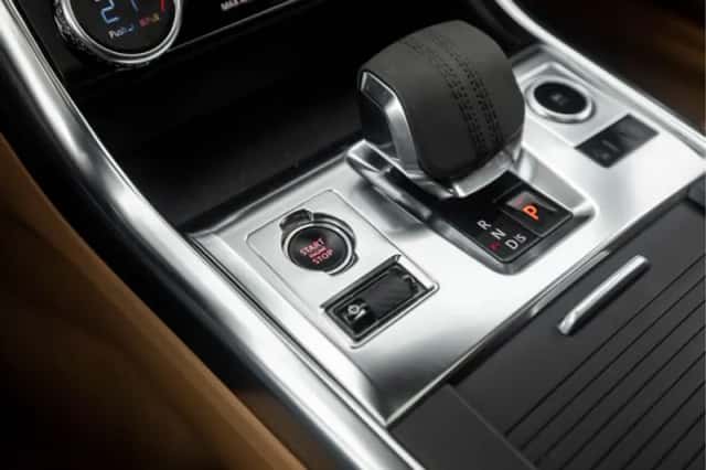 Jaguar XF (2021) thumbnail 39