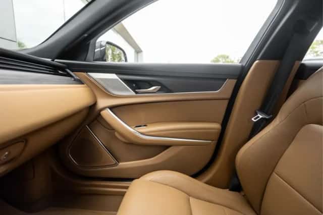 Jaguar XF (2021) thumbnail 44