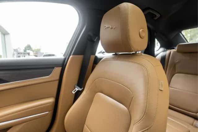 Jaguar XF (2021) thumbnail 45