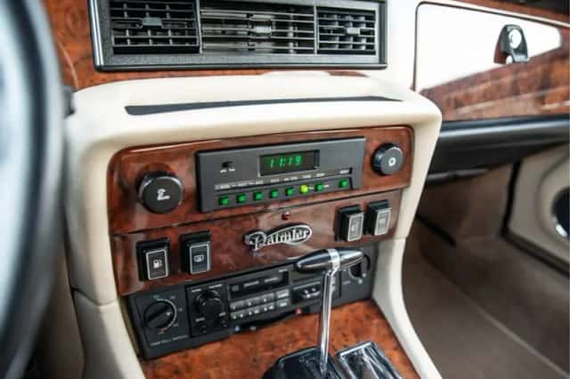 Daimler Double Six (1991) thumbnail 12